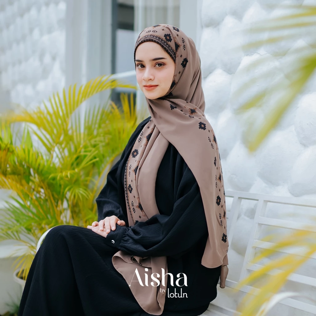 Lotun Aisha Series - Hijab Pashmina Instan Printing Motif Etnik Material Premium - Coklat Tua - Gambar 2